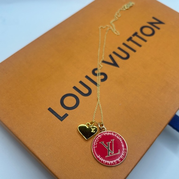 LOUIS VUITTON Trunks Circular Logo & Heart Double Charm Necklace Gold & Pink - Picture 5 of 9